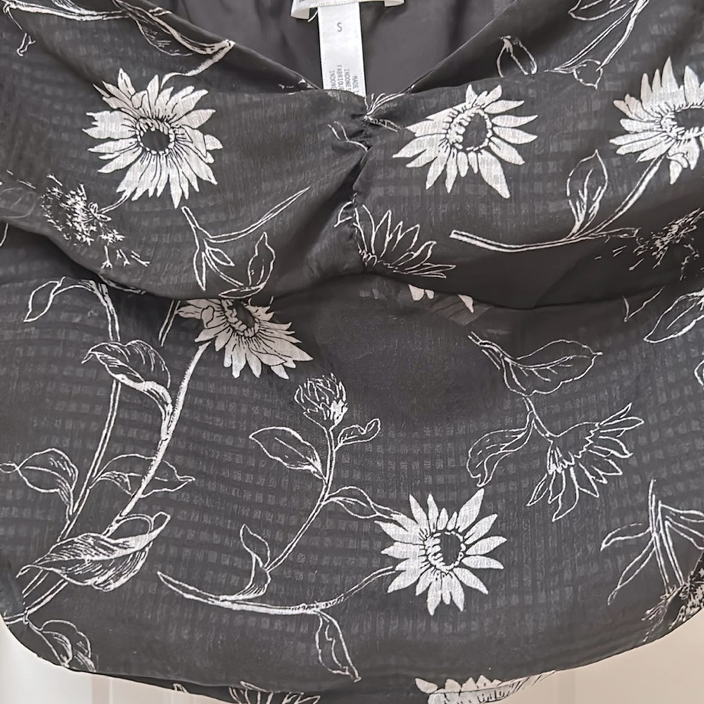 LEITH Black Floral NWT Off the shoulder crop top - Picture 2 of 5